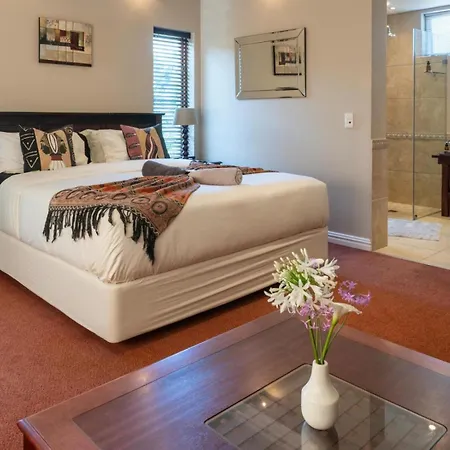 Guest House The Lazy Lion Knysna Room photo